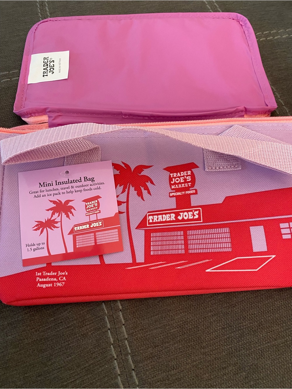 BNWT Trader Joe’s Pink Insulated Mini Lunch Bag